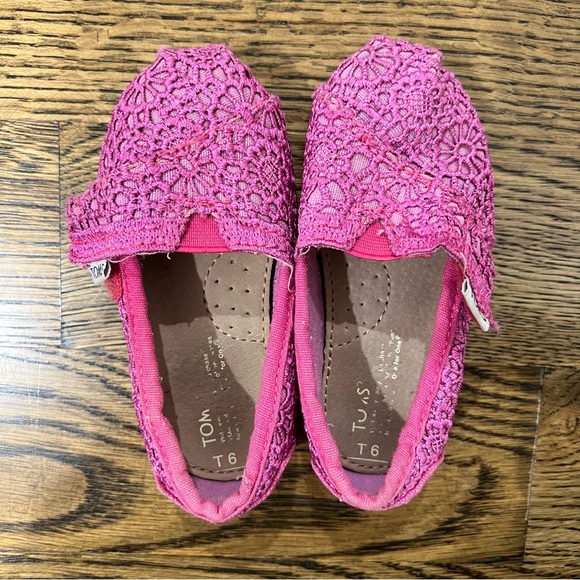 Toms | Shoes | Toms Pink Lace Ballet Flats | Poshmark